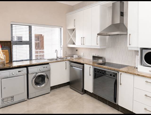 4 BEDROOM PENTHOUSE TO LET IN SIMBITHI ECO ESTATE